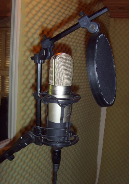 Arquivo:Microfone behringer b-2-pro.JPG